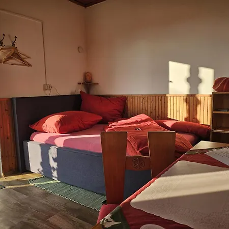 Alpaka Fahaz * Bakonya